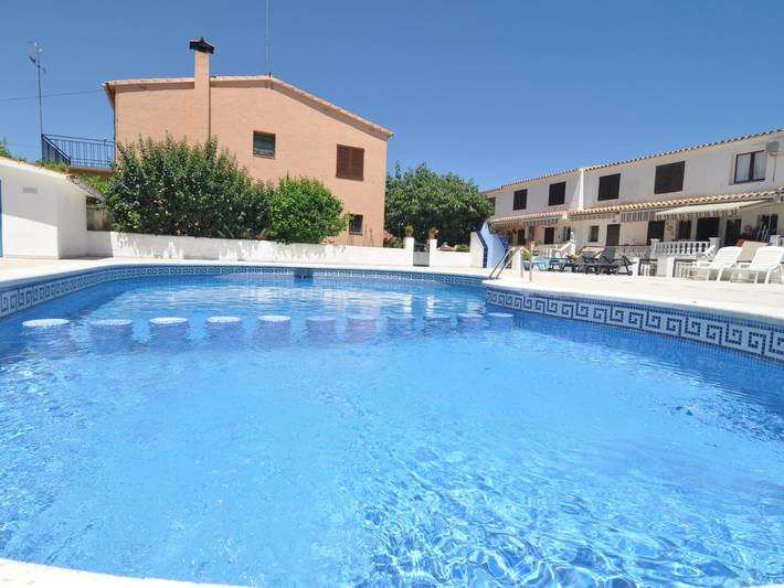 Casa rural para 7 personas, con terraza y piscina, Se admiten mascotas en La Escala - 2