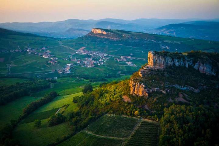 Gîte pour 7 personnes, avec vue et jardin à Vergisson