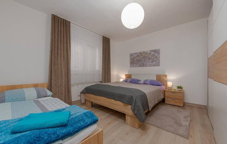 Ganze Ferienwohnung, Gemütliche Ferienwohnung mit Terrasse, Küche, WLAN und Parkplatz in Gračac, Zadar