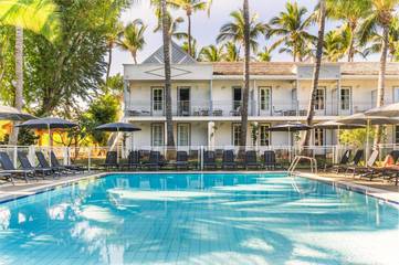Hôtel pour 2 personnes, avec piscine et jardin dans Plage de l'Hermitage