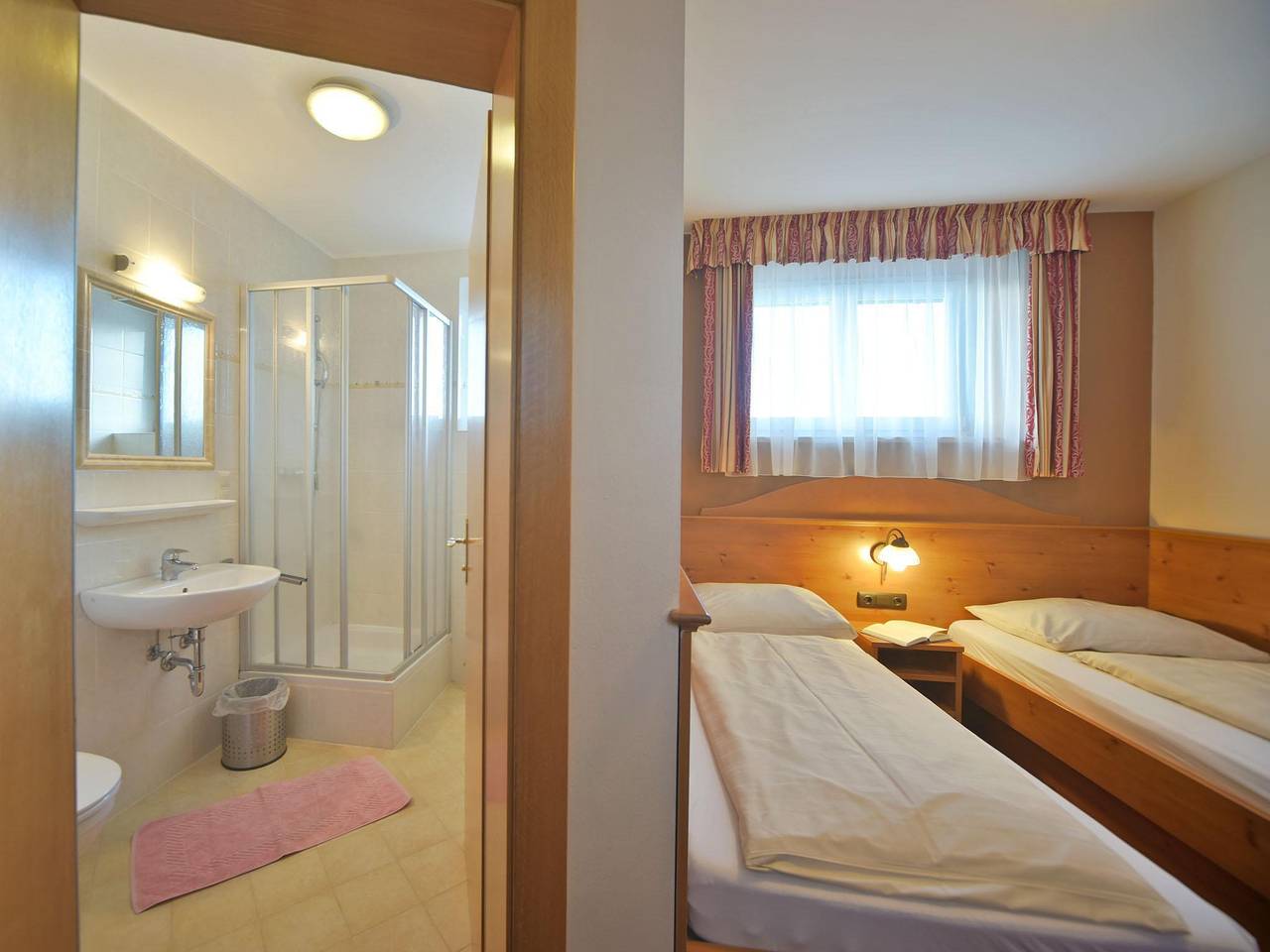 Chambre double, douche, Wc in Pohorje, Finkenstein am Faaker See