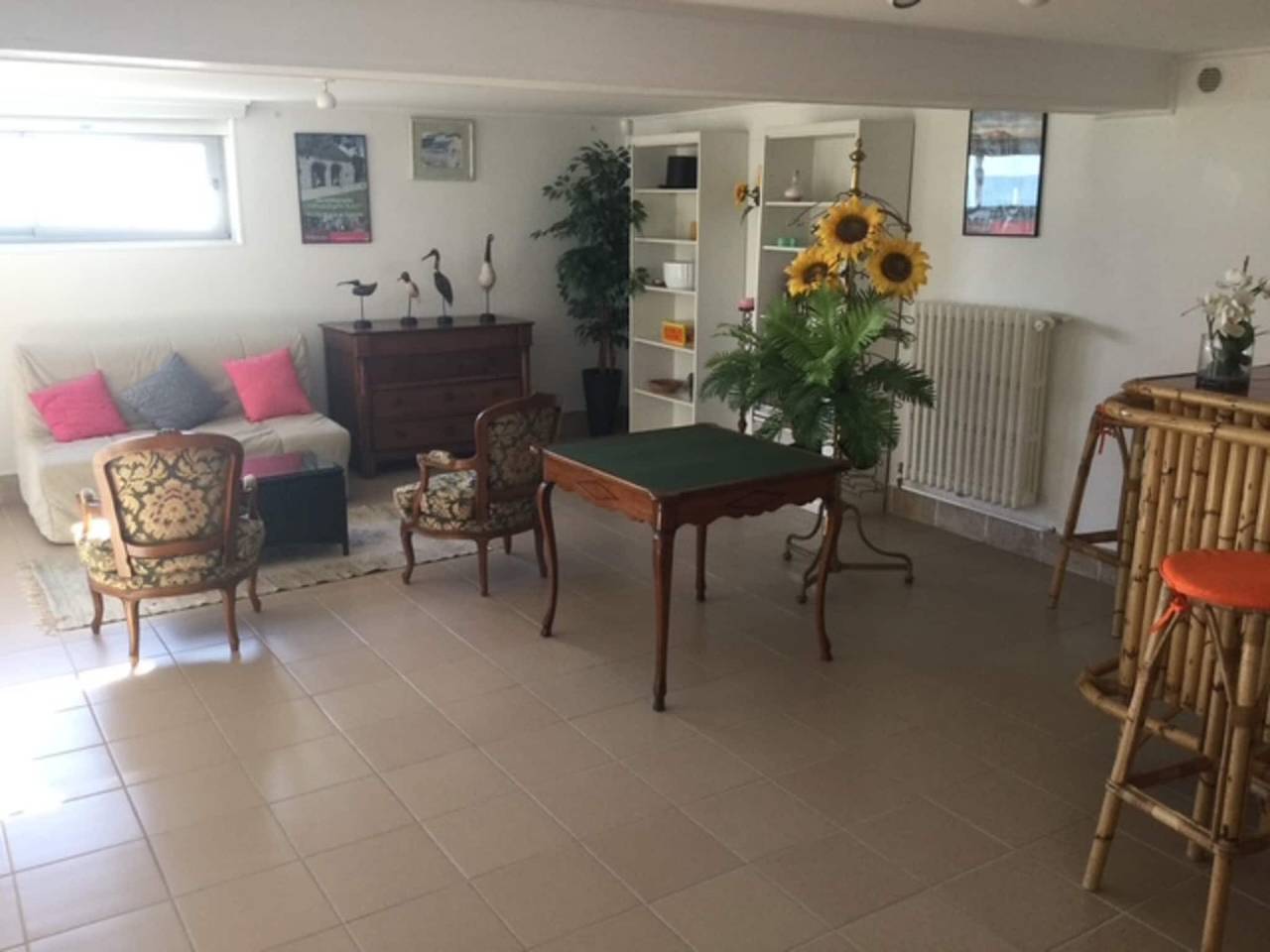Entire apartment, 1-bedroom apartment with view of private beach. in Agon-Coutainville, Coutances