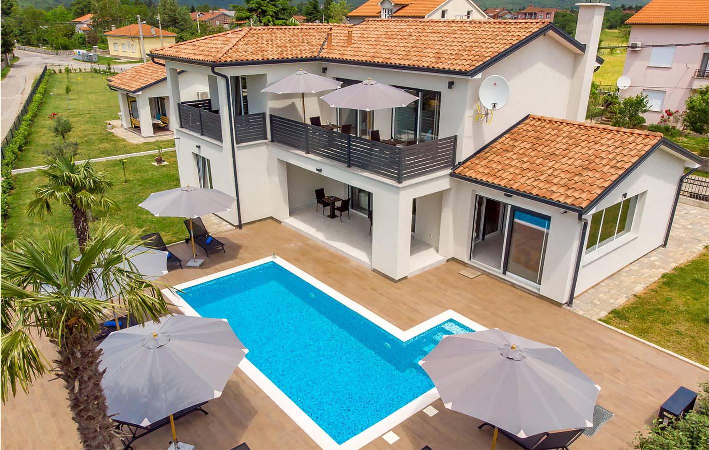 Geräumige 150 m² große Wohnung mit Pool, Terrasse und Zugang zum Fluss in Primorje-Gorski Kotar
