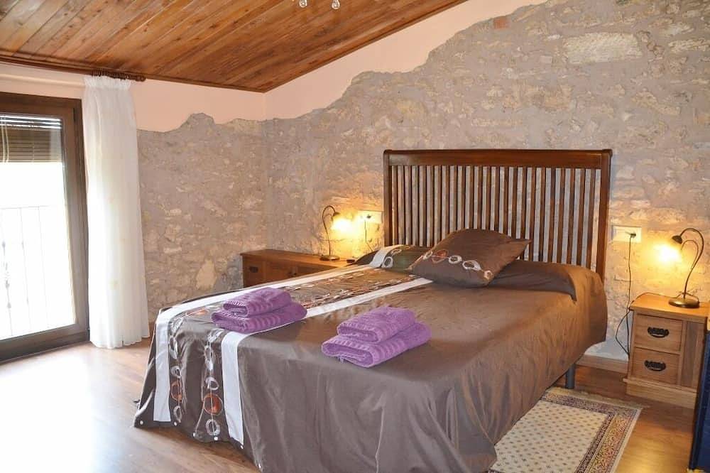 Wunderschönes Ferienhaus mit Pool und in einem kleinen authentischen Dorf gelegen in Banyoles, Pla de l'Estany