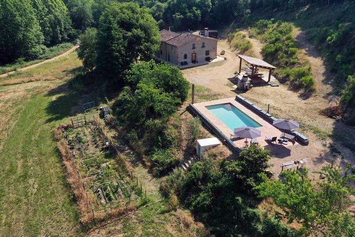 Gîte pour 4 personnes, avec vue ainsi que jardin et piscine, animaux acceptés dans San Celoni - 3