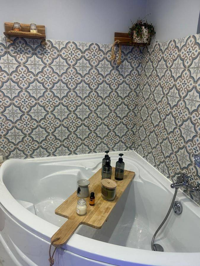 Suite Une Bulle d Evidence avec baignoire spa in Saumur, Vallée de la Loire