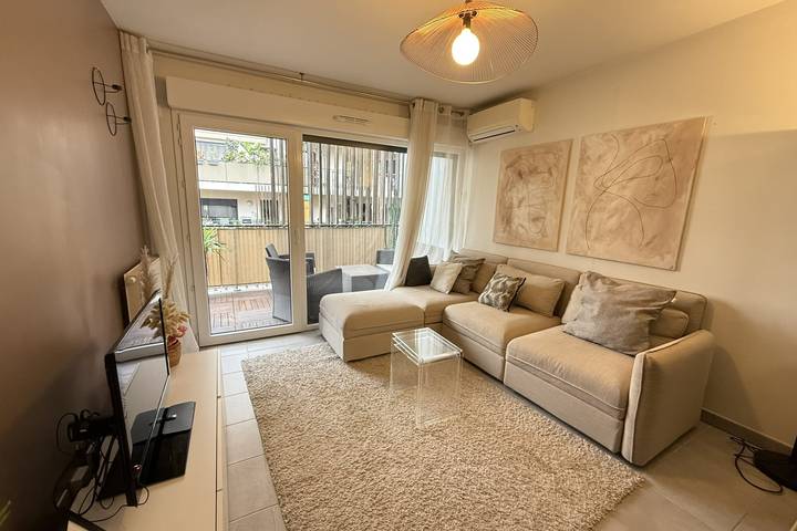 Gîte pour 2 personnes, avec terrasse, adapté aux familles dans Bowling Acropolis Nice - 2