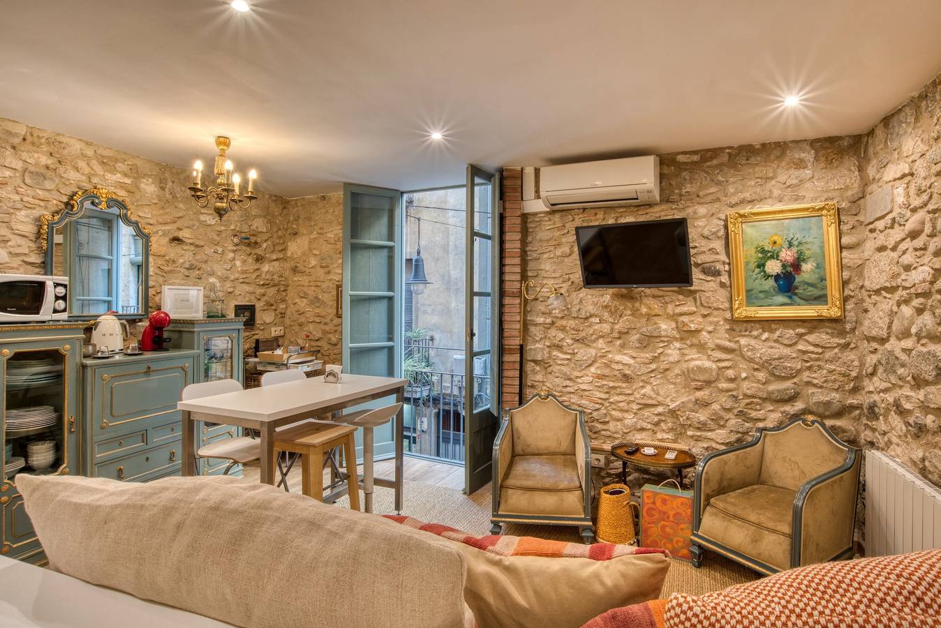 Ganze Wohnung, Apartment "Old Side Girona one" mit Balkon, Wlan und A/C in Girona, Gironès