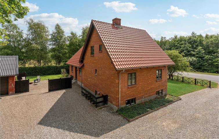 Ferienhaus für 8 Personen mit Terrasse in Vejen