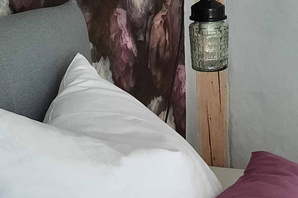 Ganze Wohnung, \"Am Apfelbaum\" Ferienwohnung. Eine Ruheoase umgeben von einem Gartenparadies. in Müden (Örtze), Faßberg