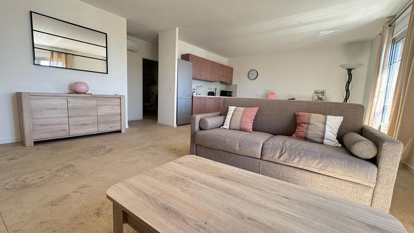 Gîte pour 4 personnes, avec vue et balcon à Barrettali