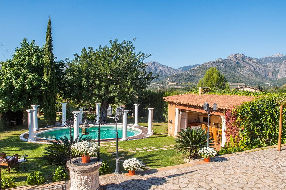 Finca Alcira in Bunyola in Bunyola, Mallorca Westen