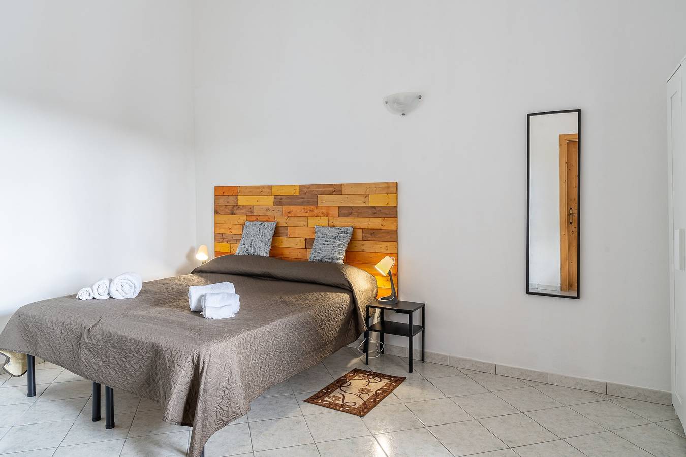 Entire studio, Studio 'Menta - Fiumara Val Di Noto' with Mountain View, Wi-Fi and Air Conditioning in Noto, Noto region