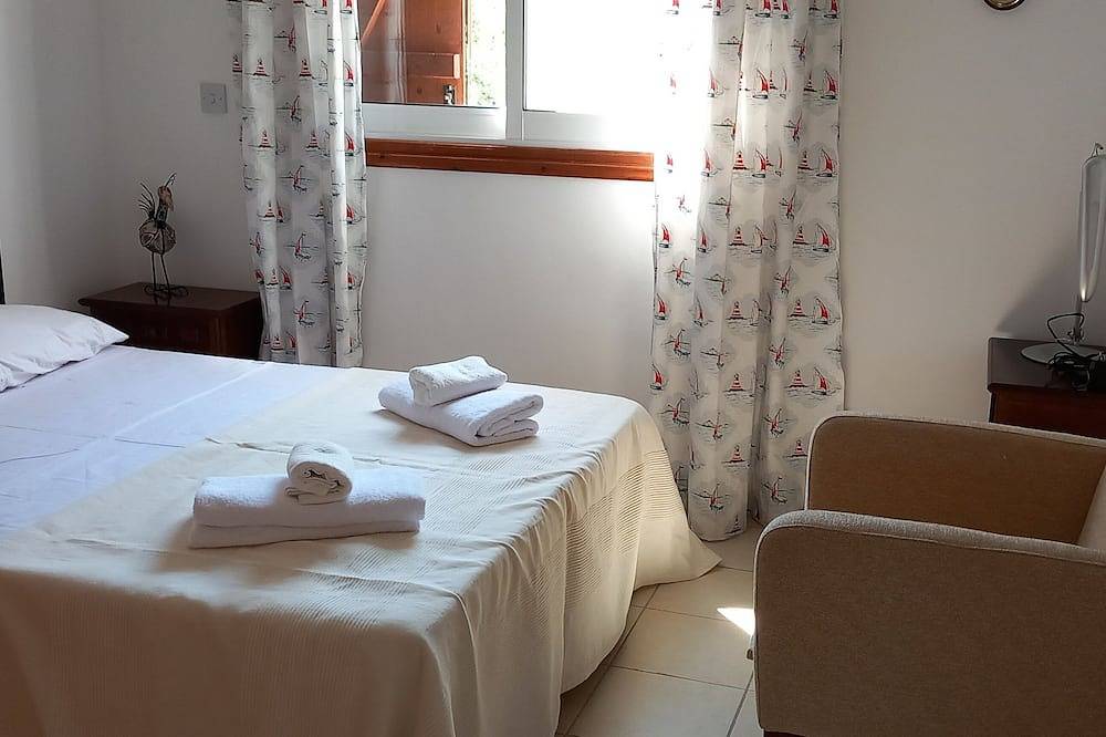 Agora 1 - In the Heart of Pissouri Bay in Πισσούρι, Südzypern