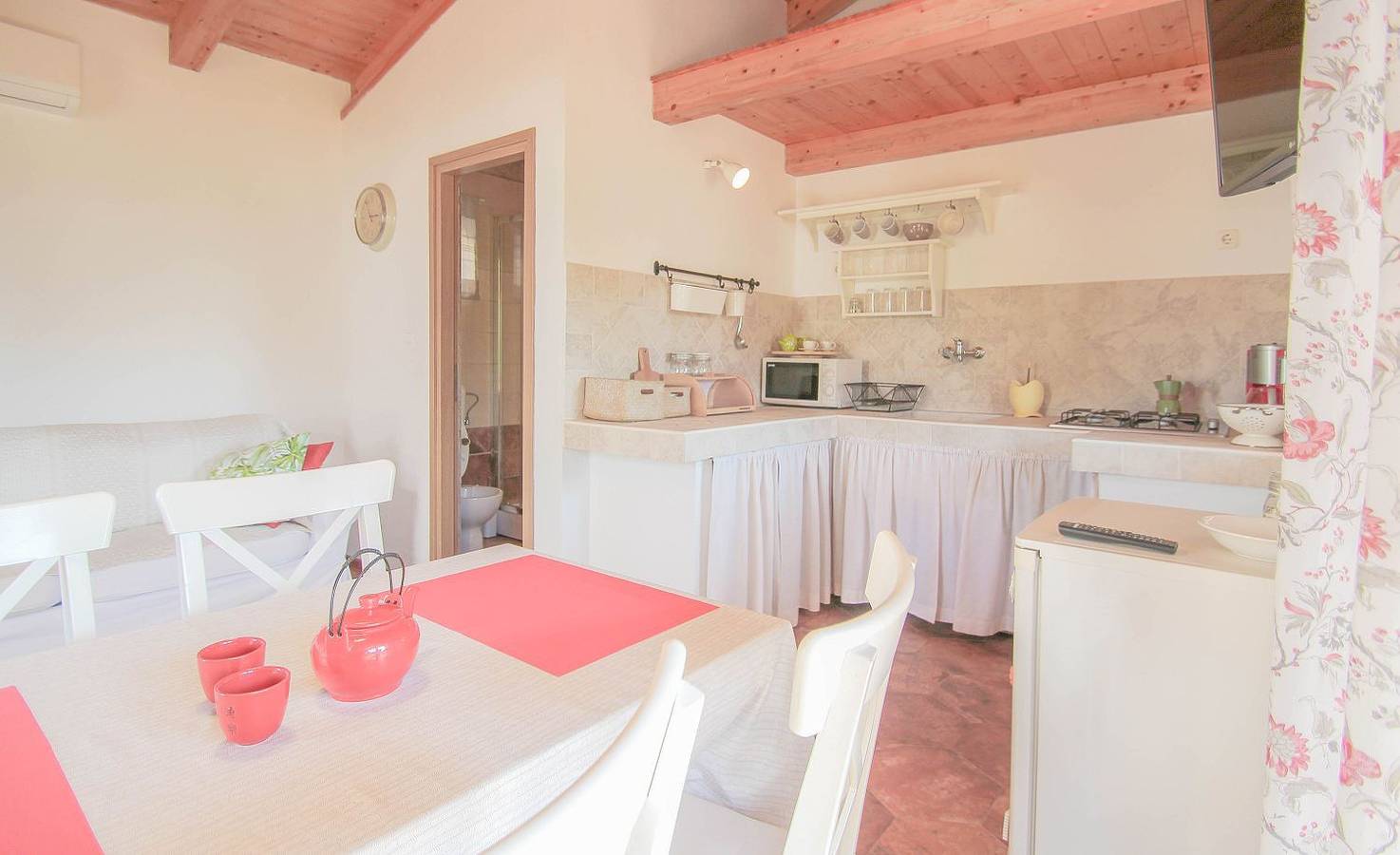 Ganze Wohnung, Charmantes Studio-Apartment mit mediterranem Garten, Grill, Liege, Wifi in Novigrad, Umag und Umgebung