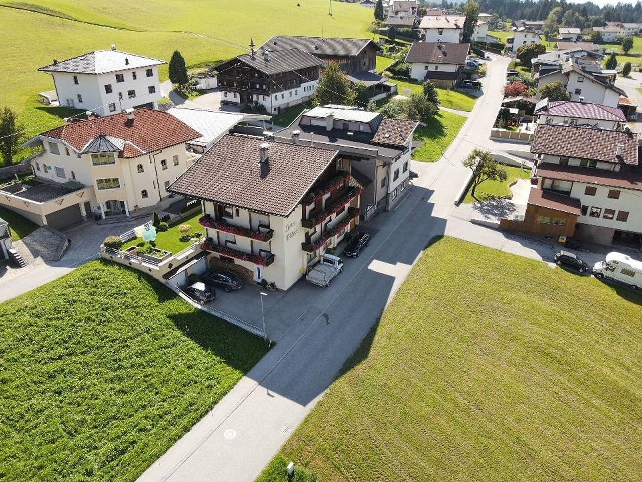 Ganze Ferienwohnung, Haus Gilfert - Ferienwohnung Haus Gilfert in Tuxer Alpen, Weerberg