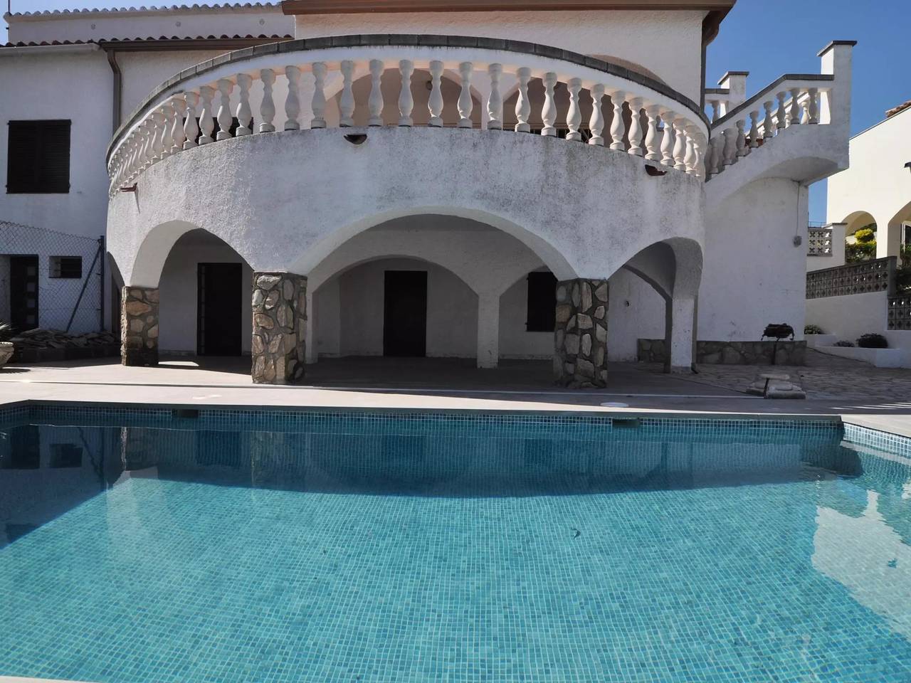 Haus 9 Personen in l'Escala, Oberampurien