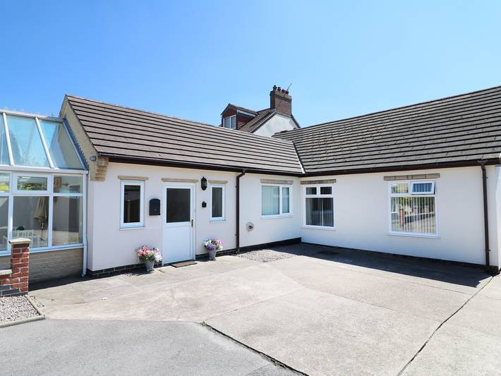 Bungalow for 5 people, with garden in England