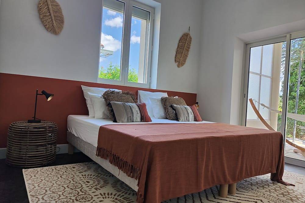 Bel Appartement Climatisé Avec Jardin et Piscine in Aubenas, Ardèche