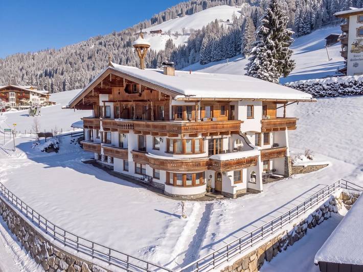Ferienwohnung für 12 Personen, mit Balkon und Sauna in Wildschönau