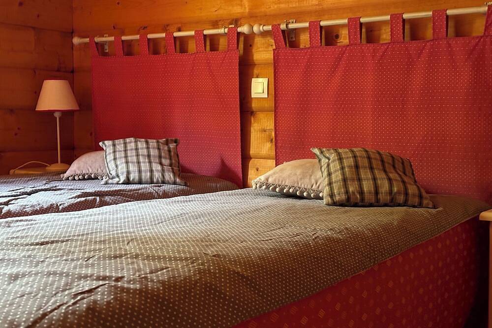 Cottage Near Mimizan And Contis Balneo/Pool In Vacation Village in Bias, Côte d’Argent