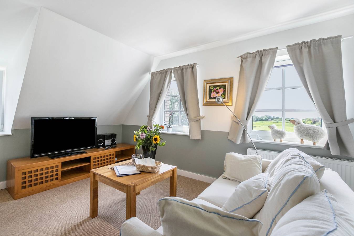 Ganze Wohnung, Ferienwohnung 'Südwest' mit gemeinsamer Terrasse, privatem Garten und Wlan in Pellworm, Nordseeküste