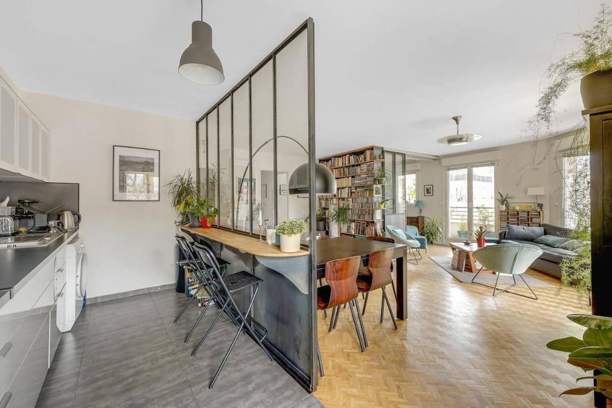 Appartement entier, Three-Bedroom Apartment in Les Lilas, Seine-Saint-Denis