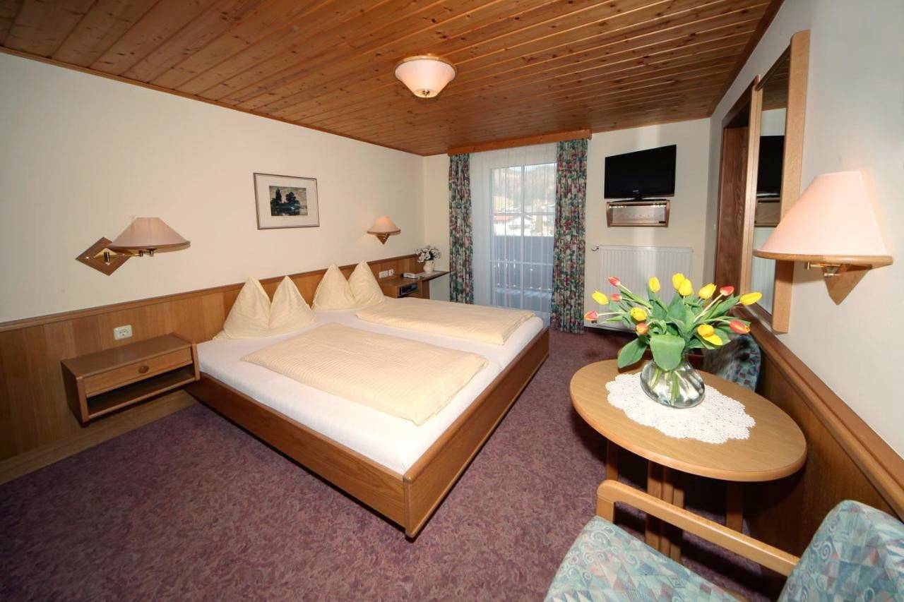 Double Room with Balcony in Fuschl am See, Bezirk Salzburg-Umgebung