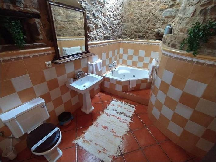 Casa rural para 12 personas, con vistas además de terraza y jardín, Se admiten mascotas en Rías Altas - 4