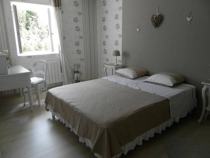 Location de vacances pour 4 personnes, avec piscine ainsi que jardin et vue dans Val-du-Mignon - 2