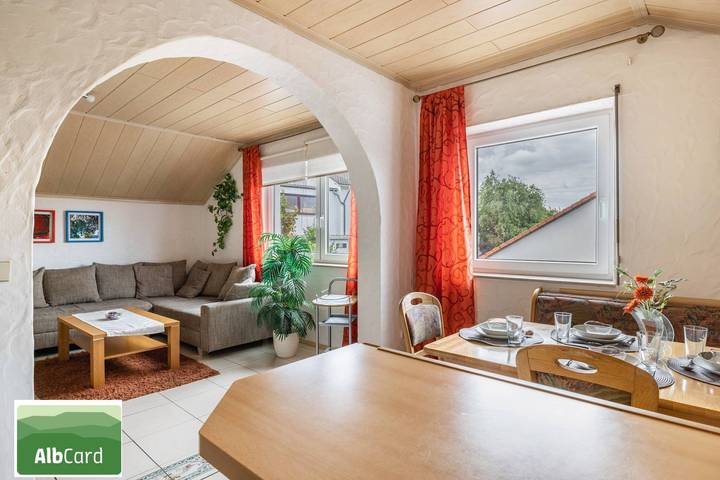 Entire apartment, Apartment “Haus Fabio” with Private Terrace and Wi-Fi in Engstingen, Neckar-Alb