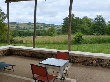 Gîte pour 2 personnes, avec terrasse et jardin, animaux acceptés à Génis