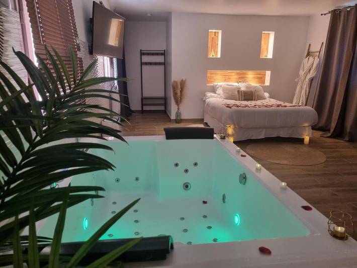 Maison d’hôte pour 2 personnes, avec Jacuzzi et Terrasse ainsi que Jardin et Vue dans Val-d'Oise - 2