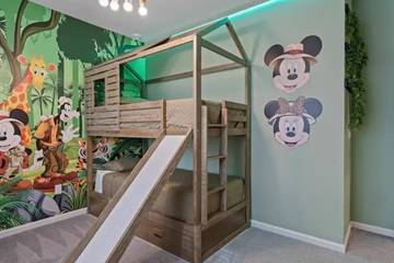 Vacation Rental for 15 Guests in Orange County (FL), Picture 3