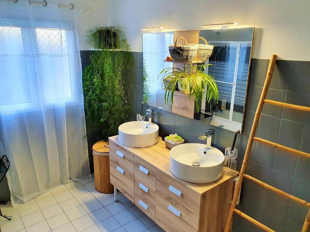 Double Room with Private Bathroom in Le Grand-Village-Plage, Côte de Beauté