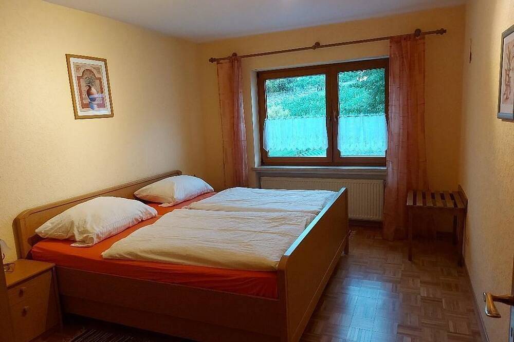 Ganze Wohnung, 4-Bettwohnung 2 Personen mit 2 Schlafzimmern - Ferienwohnung Gorges in Neumagen-Dhron, Bernkastel-Kues & Umgebung