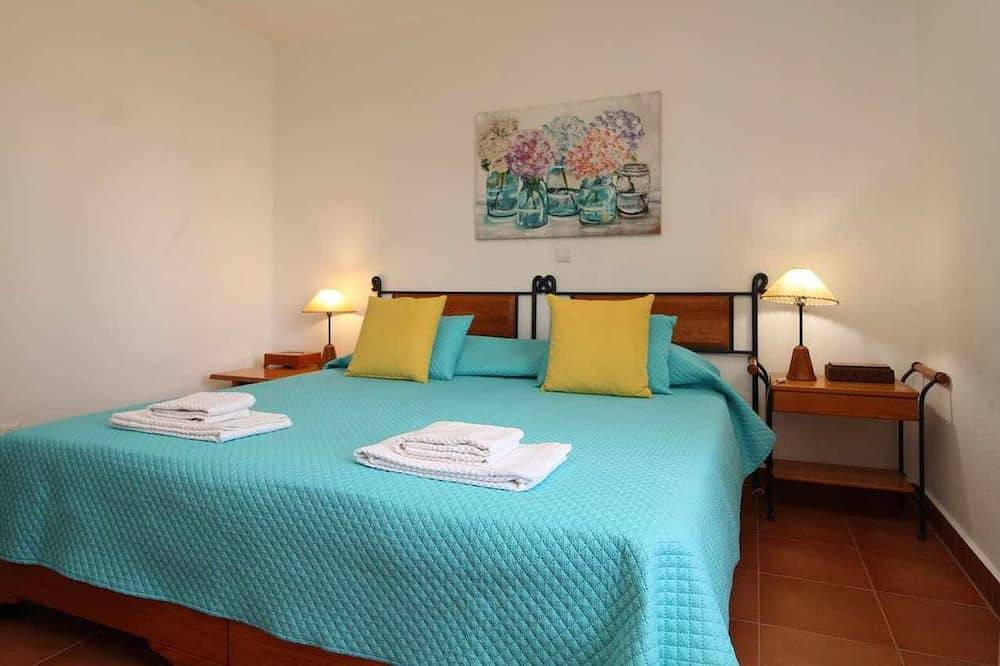 Appartamento intero, 2 Bedroom Apartment with Swimming pool at São Rafael Beach - Albufeira in Albufeira, Distretto di Faro