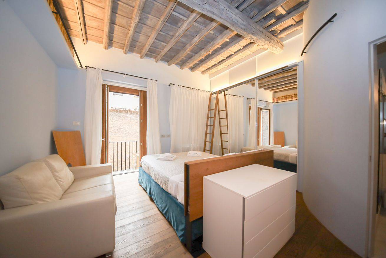 Entire apartment, Canova Home in Rome City Center, Rome