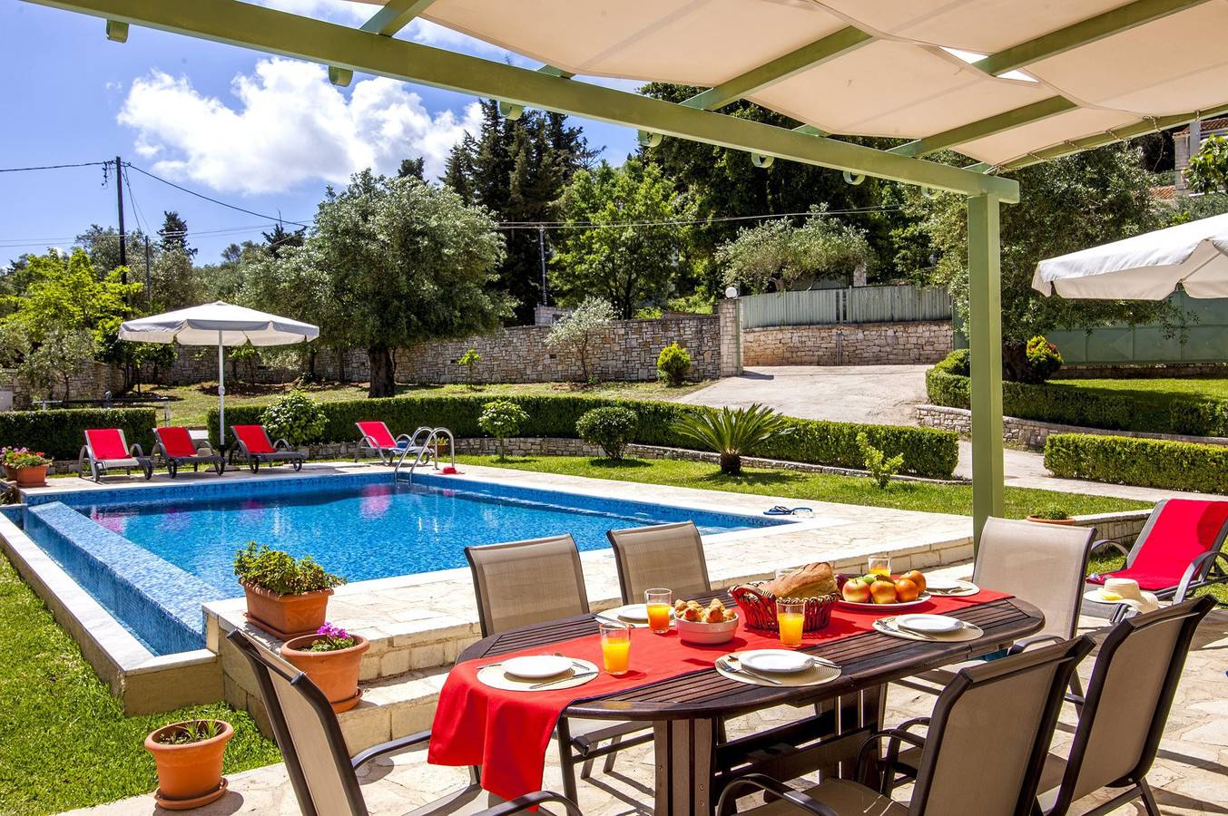 Villa Himara by Villa Plus in Kassiopi, Korfu