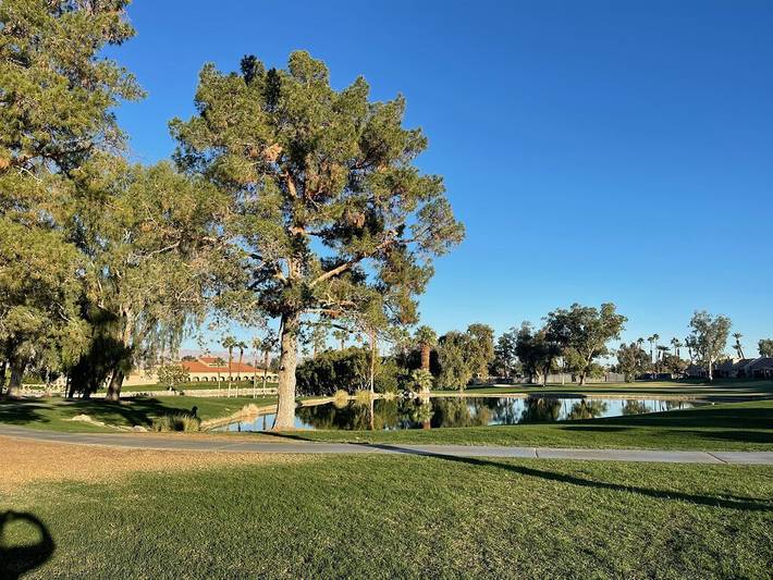 Vacation rental for 4 people, with hot tub and garden as well as pool in Palm Desert