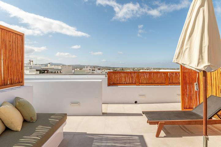 Apartamento num hotel "Makava Suite" com banheira de hidromassagem exterior, varanda e Wi-Fi in Naxos Cidade, Naxos