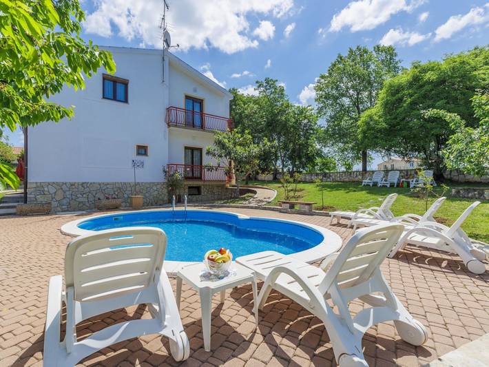 Ferienwohnung für 4 Personen, mit Garten und Ausblick sowie Balkon in Porec und Umgebung