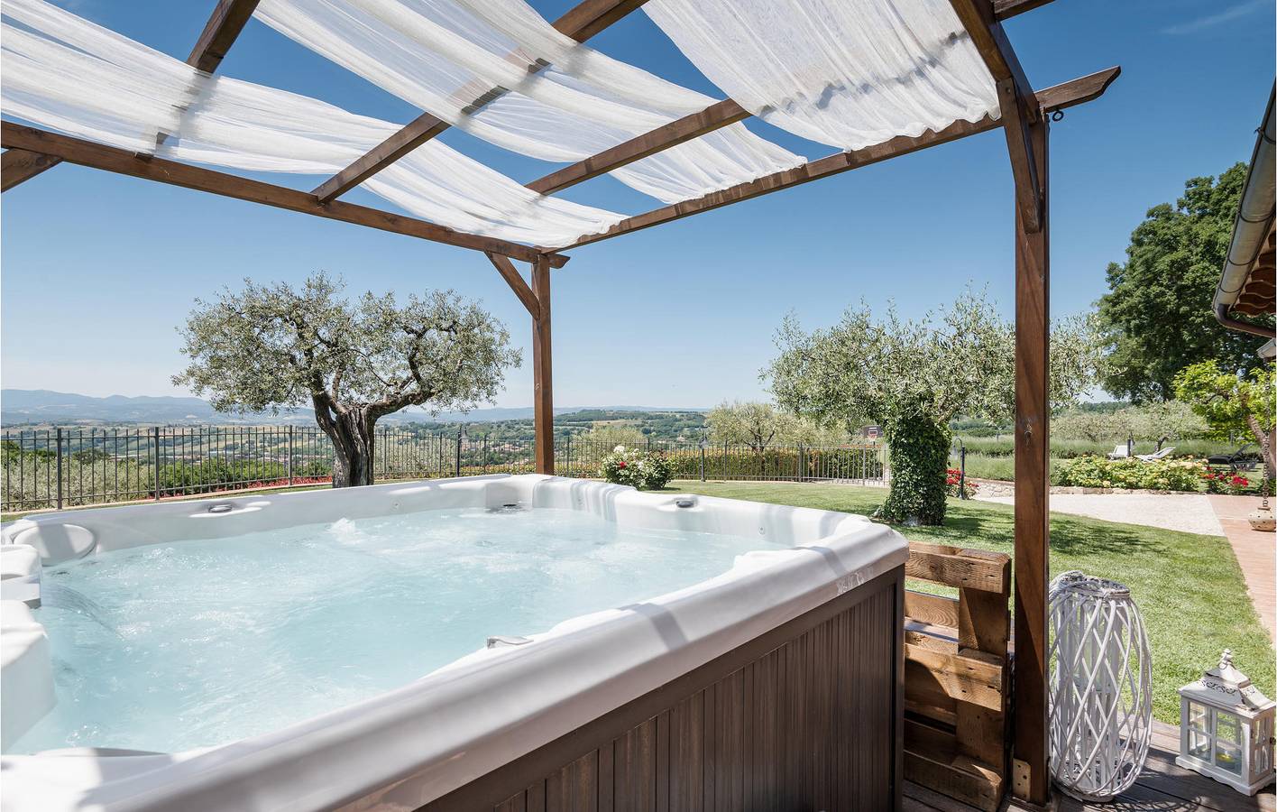 Appartamento con piscina di 120 mq, a 1.5 km da Massa Martana in Massa Martana, Perugia e dintorni