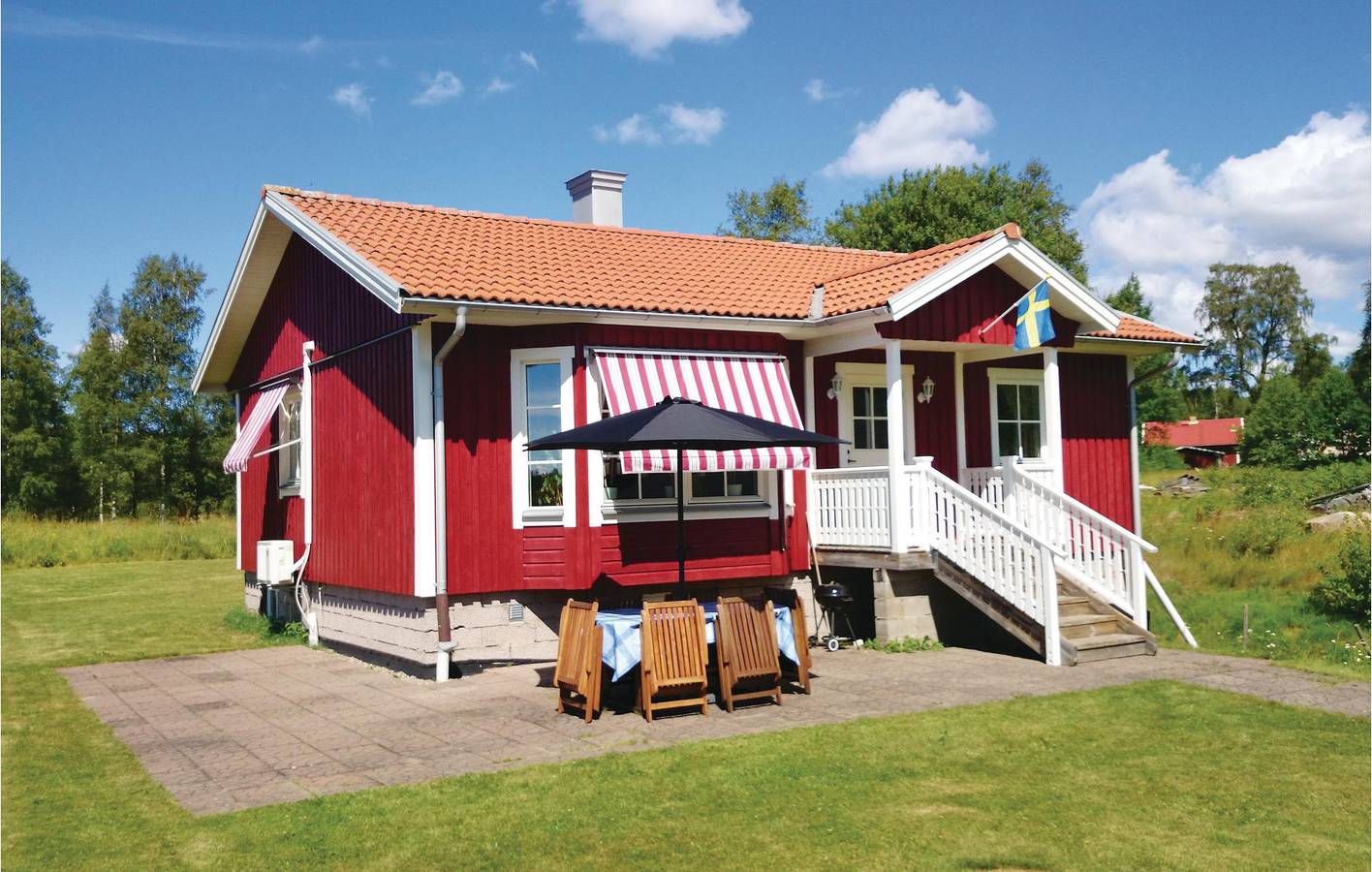 Hus för 4 Personer, med trädgård samt sjöutsikt och terass
