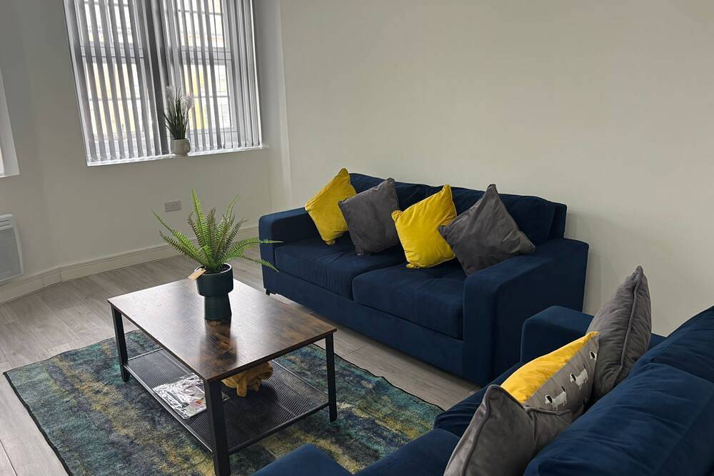 Entire apartment, Elegant 2-Bedroom Apartment in Bolton – Prime Location in Bolton, Greater Manchester