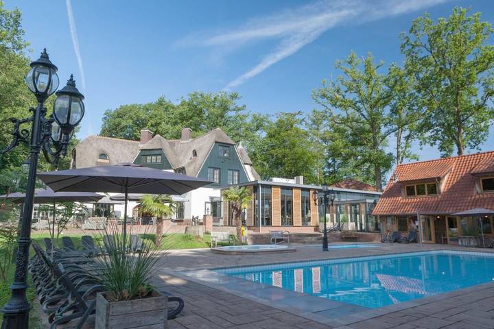 Hôtel pour 2 personnes, avec vue et piscine ainsi que sauna et jardin