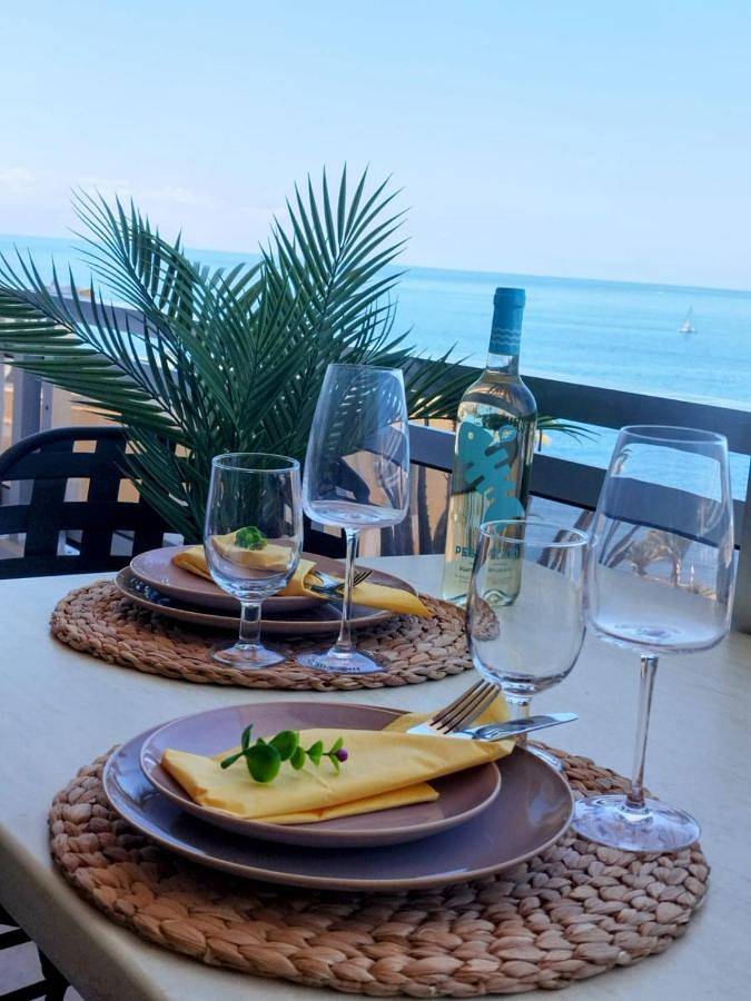 Apartamento para 4 personas, con jardín además de piscina y vistas, Se admiten mascotas en La Arena