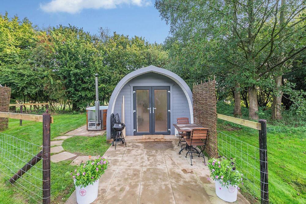 1 bedroom accommodation in Oadby in Oadby and Wigston, Heart of England