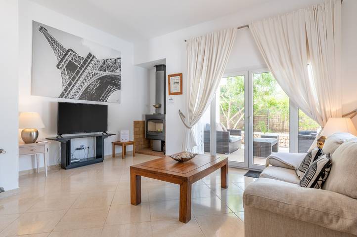 Villa "Luca" with Pool, Garden, Terrace, A/C & Wi-Fi in Cala d'Or, Santanyí