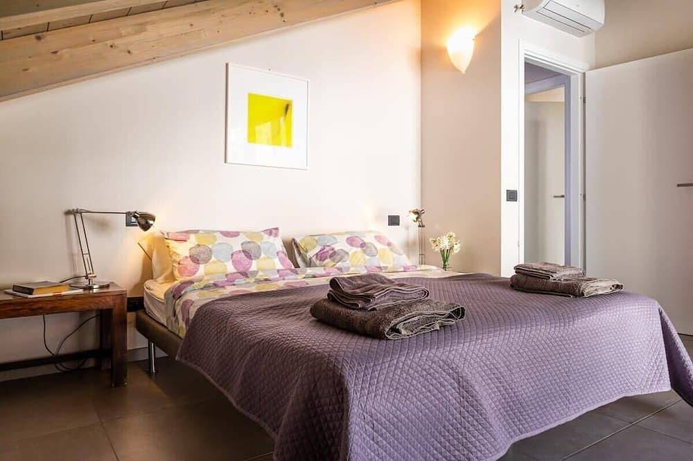Ganze Wohnung, Stunning family friendly Italian Lakes 3 bed villa, pool, Bbq, Wifi in Lesa, Lago Maggiore (Piemont)
